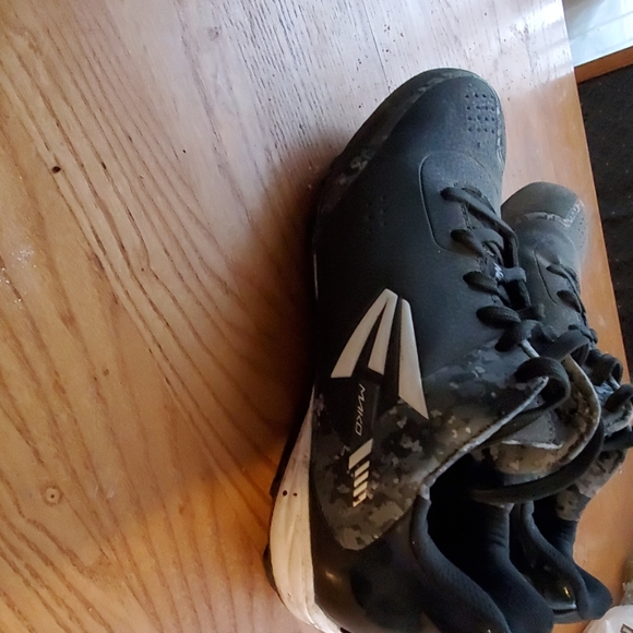 Shoes - Picture 3 of 3